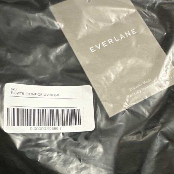 NWT Everlane The ReNew Fleece Oversized Crew Black Pullover - Small - Picture 4 of 4